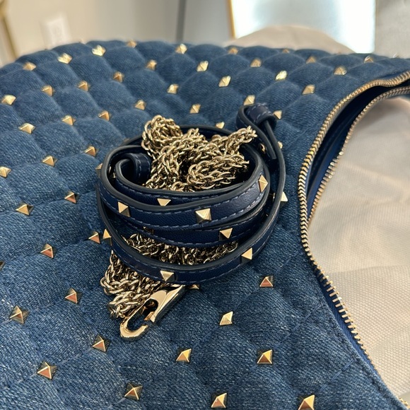 VALENTINO GARAVANI
Small Rockstud Spike Hobo Bag - Picture 14 of 16